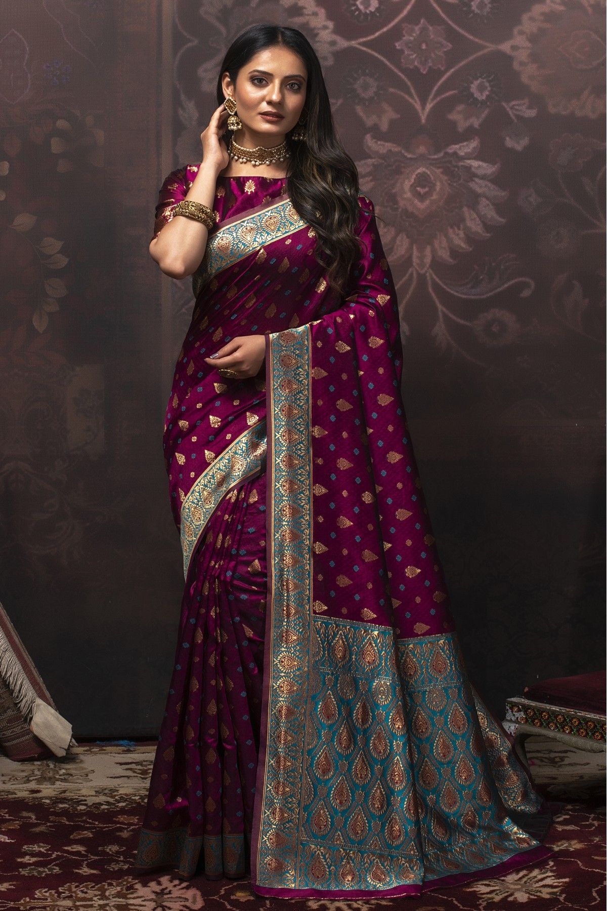 Buy Krishneshwari Self Design Banarasi Pure Silk Red, Green Sarees Online @  Best Price In India | Flipkart.com