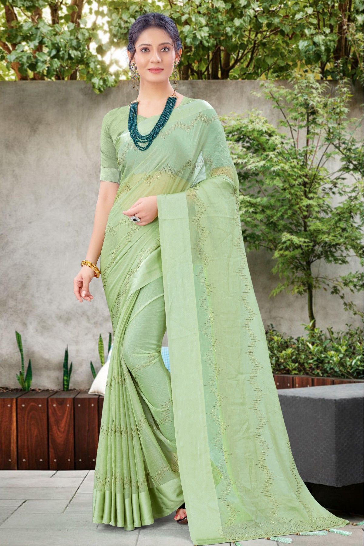 Shop Pure Zari Banarasi Handloom Silk Green Saree Blouse Design Online –  Sunasa