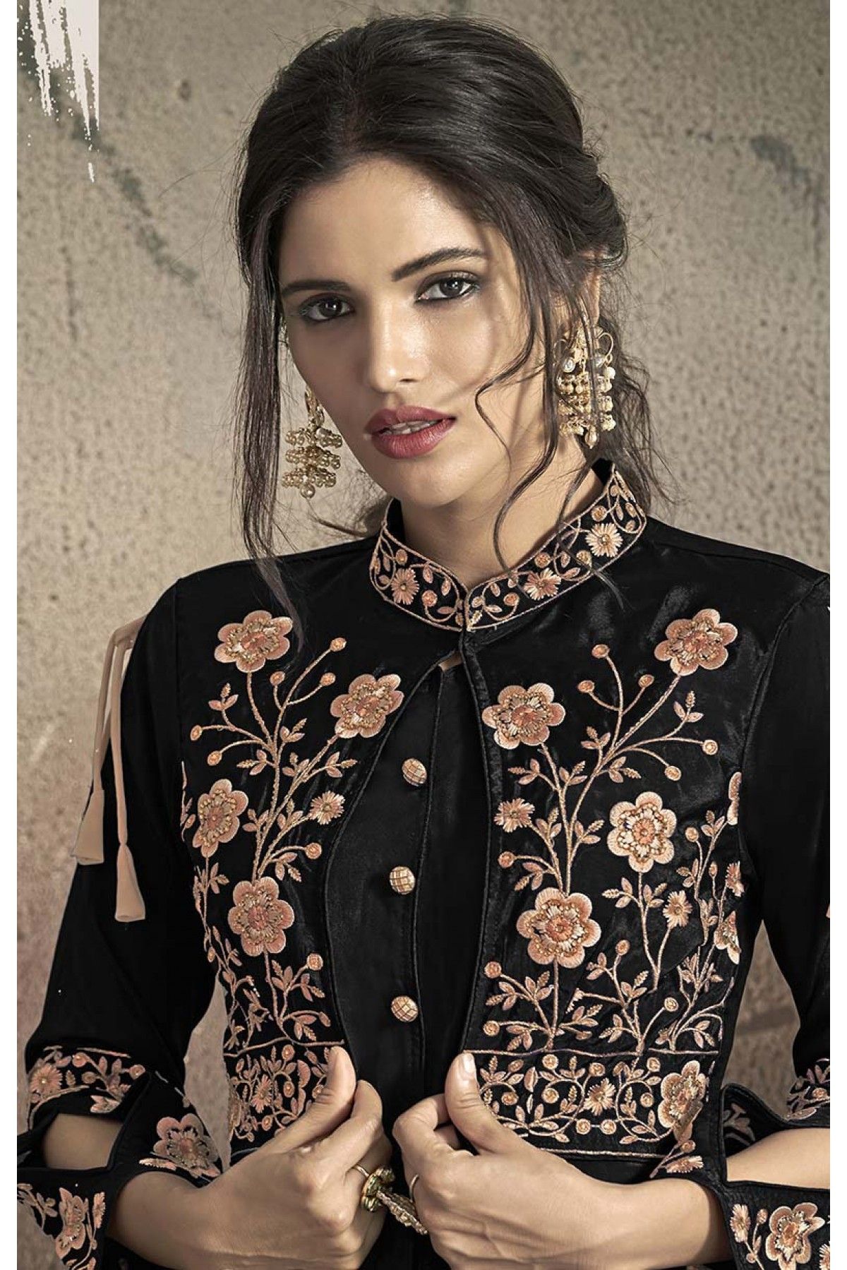 https://ik.imagekit.io/bhsa3gea8yj/products/tr:w-1200/products-2018/August-2019/Taffeta-Silk-Embroidery-Gown-In-Black-Colour-GW1353033-B.jpg