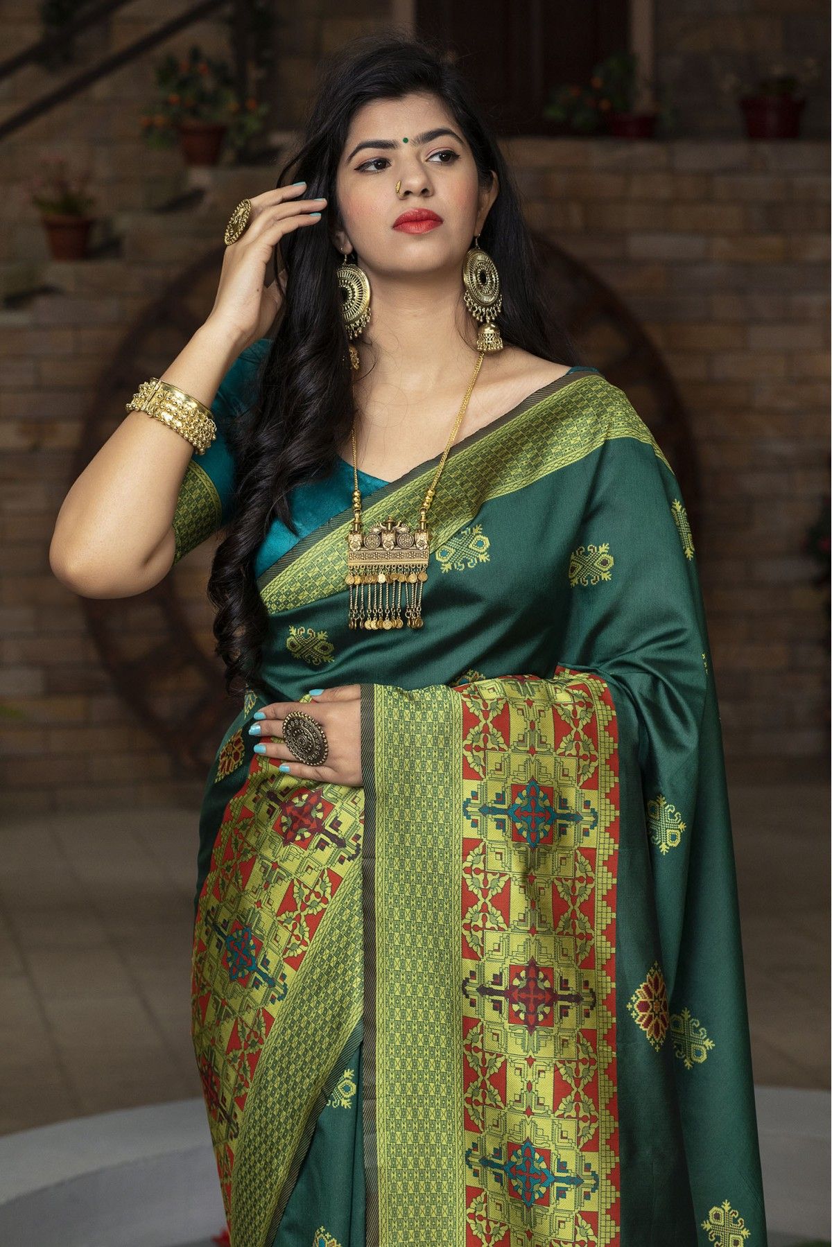 Shop Jacquard Woven Grey Color Banarasi Silk Saree Party Wear Online at  Best Price | Cbazaar