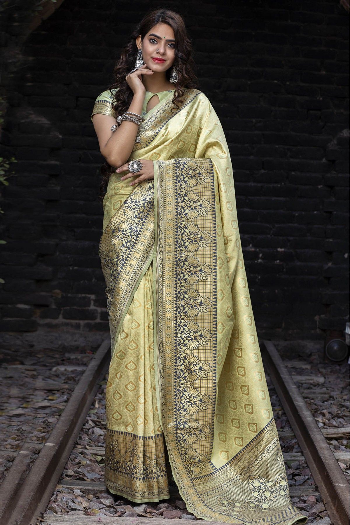 New Multi Color Banarasi Silk Saree For Women at Rs.1350/Piece in jamalpur  offer by Anushka Saree House