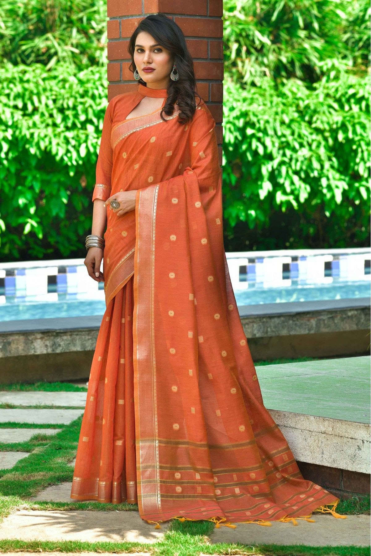 Buy Suta Rust Solid Cotton Blend Saree Online at Best Price | Distacart