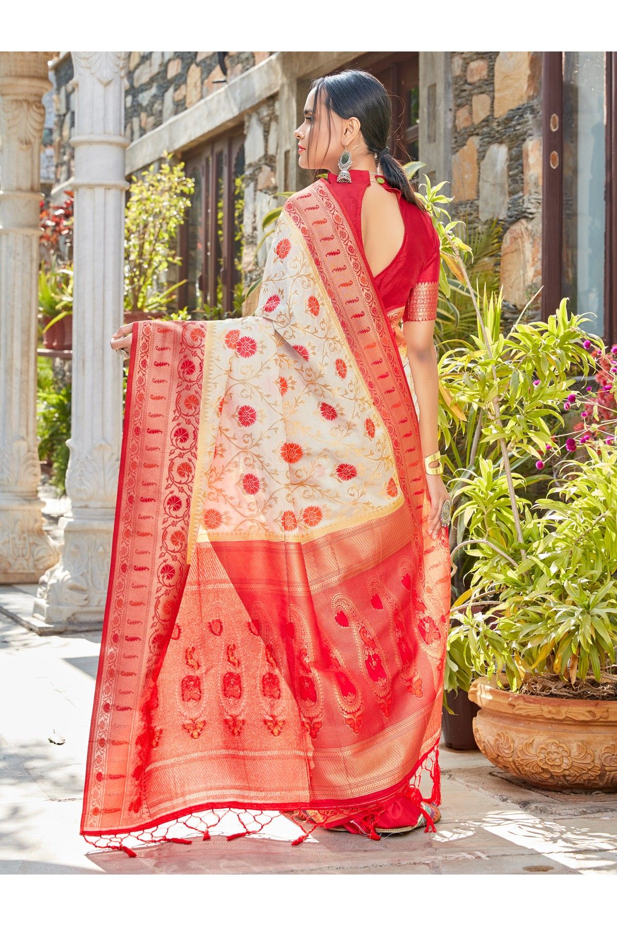 Boutique Collection Woven Zari Banarasi Silk Cream Saree|SARV125976