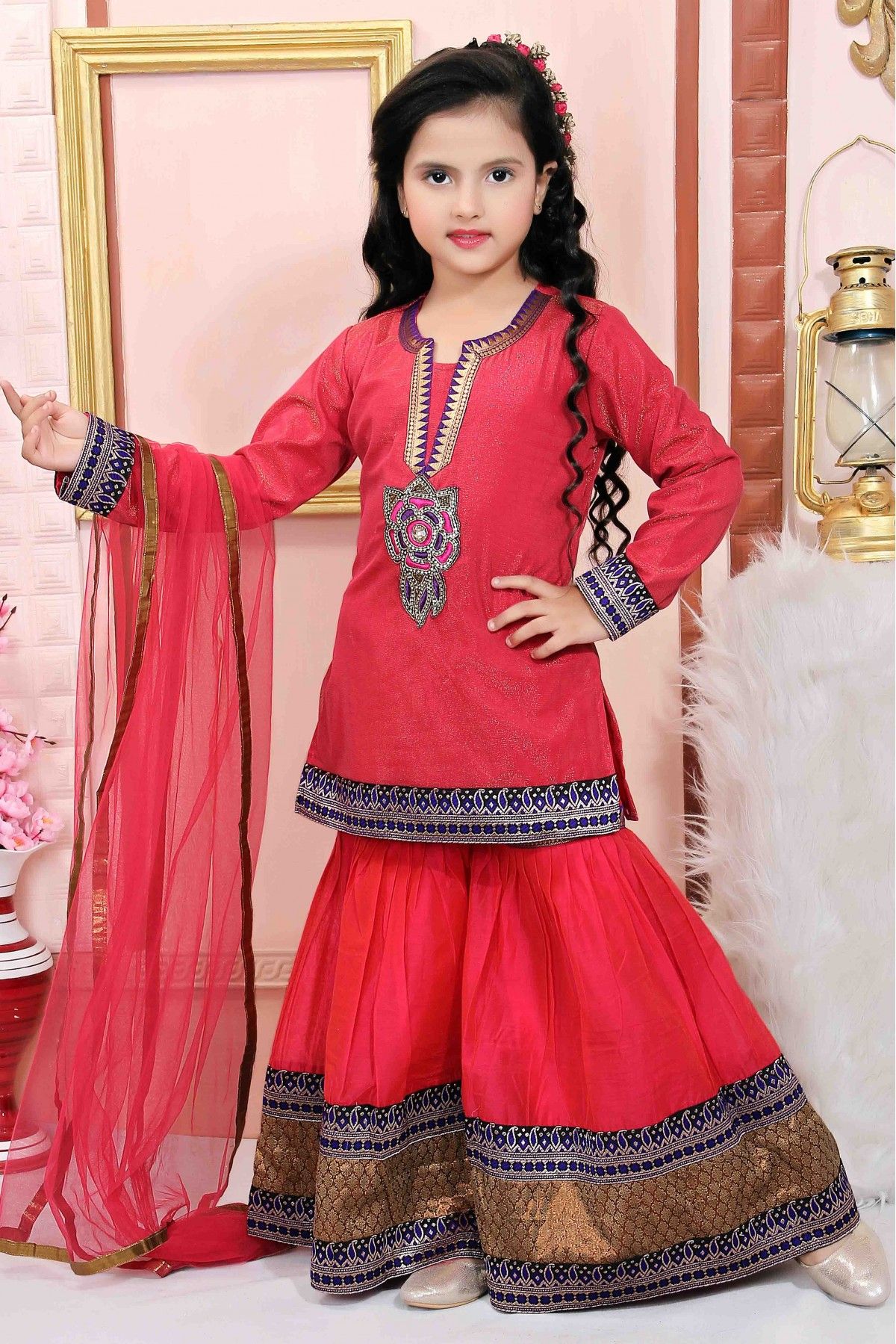 Style Your Sharara Suit with Trendy Fashion Tips!