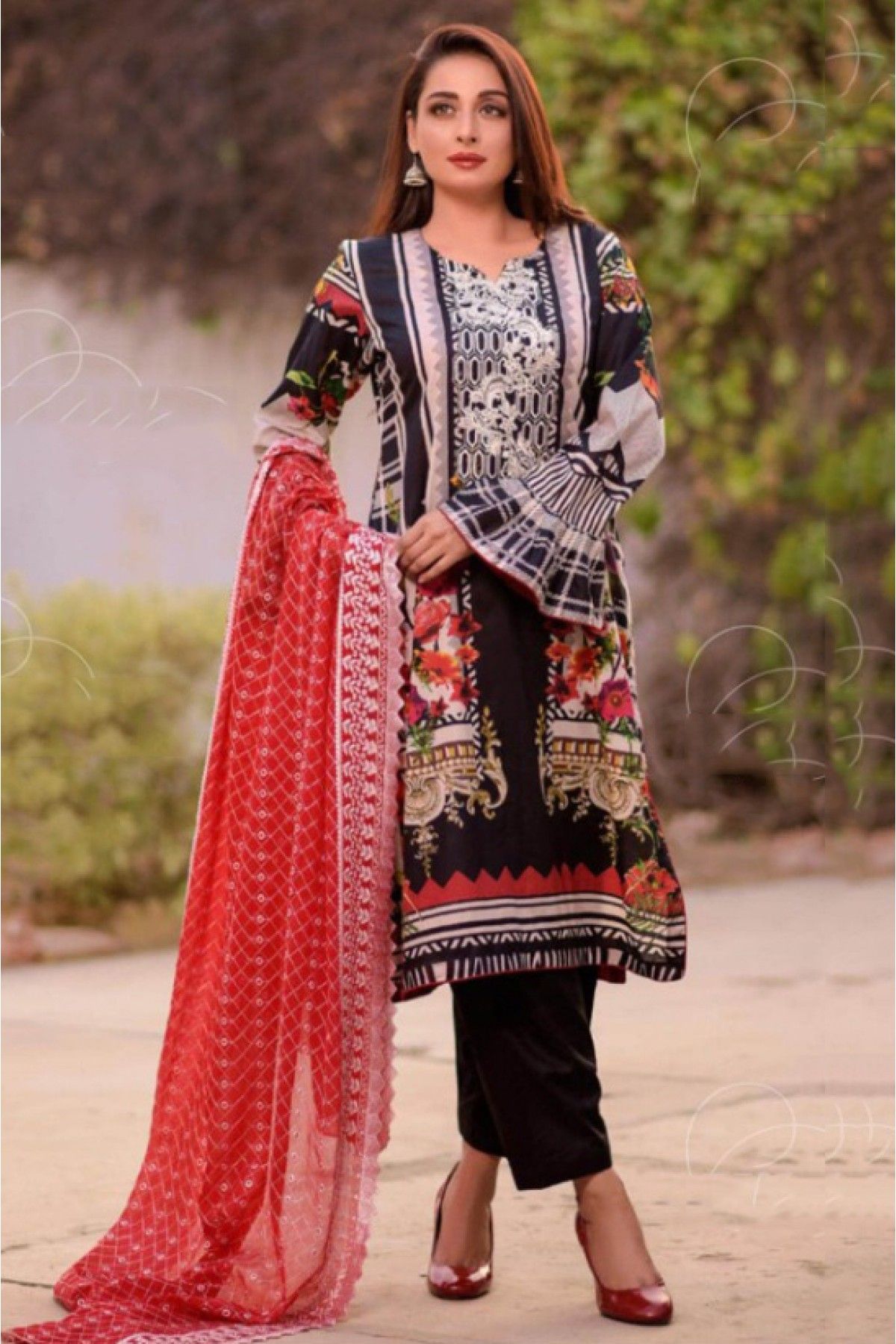 Pakistani design suit# Pakistani #suit # design embroidery patch work #  girls # sale | Instagram