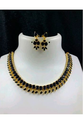 Brass Gold Plated Necklace Set NS05790002