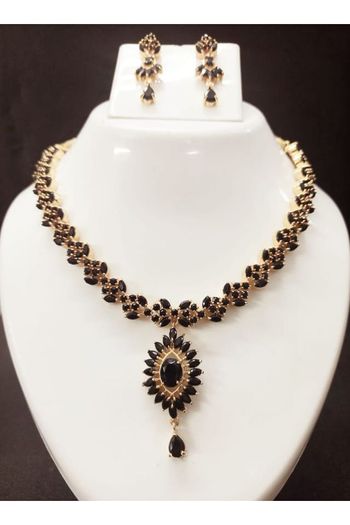 Brass Gold Plated Necklace Set NS05790004