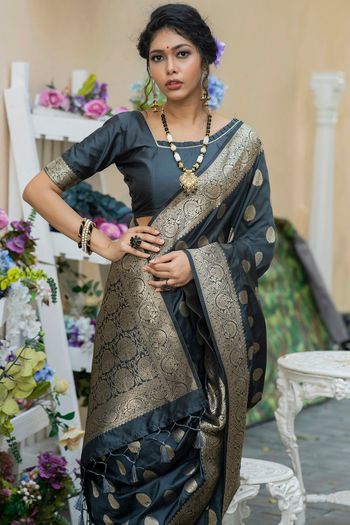 Banarasi Silk Flower Zari Woven Saree SR05800457