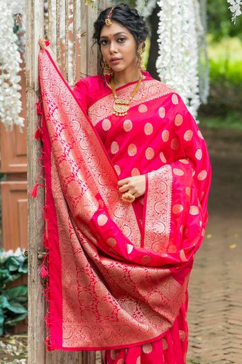 Banarasi Silk Flower Zari Woven Saree SR05800459