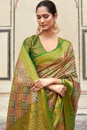 Dharmavaram Silk Woven Work Saree SR01353408