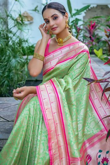 Kanjivaram Silk Meenakari Zari Woven Saree SR05800299