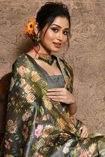 Silk Floral Printed Saree SR05800375