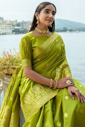 Soft Silk Zari Woven Saree SR05800346