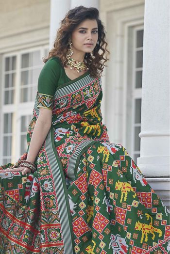 Patola Silk Woven Saree In Green Colour - SR5010086