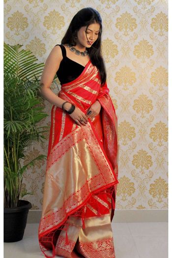 Silk Blend Woven Saree In Red Colour - SR5640944