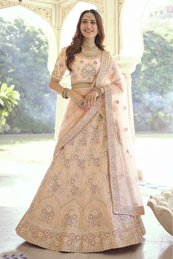 This the wedding season and its time to stock up on wedding Bollywood  Lehenga trends : Buy Wo… | Indian bride outfits, Indian bridal fashion,  Designer lehenga choli