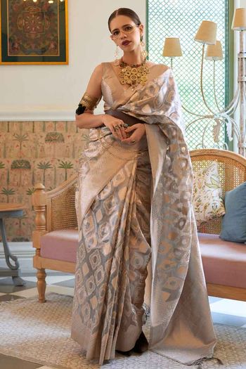 Jacquard Woven Silk Saree With Blouse Sr01352424