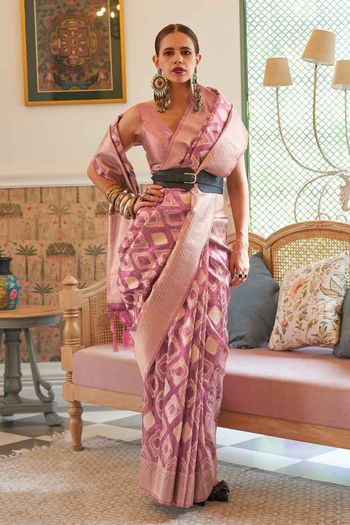 Jacquard Woven Silk Saree With Blouse Sr01352421