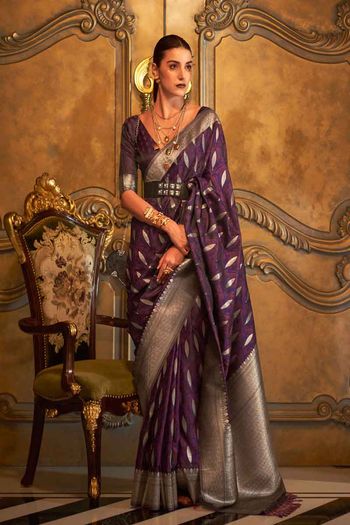 Jacquard Woven Silk Saree With Blouse Sr01352329