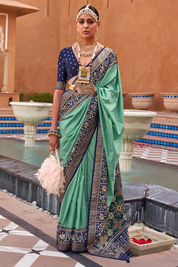 Bridal Saree- Buy Latest Designer Bridal Sarees at Ninecolours