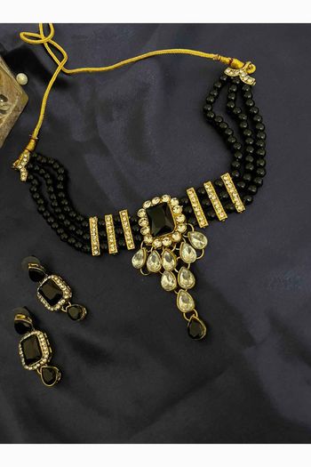 Black Stone & MOTI Necklace Set NS05646608