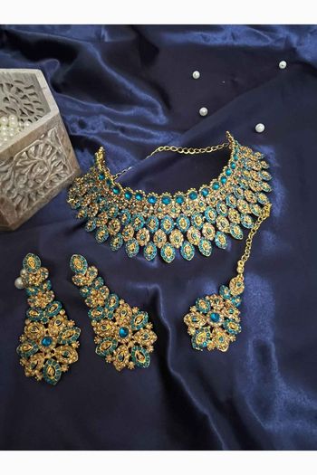 Sky Blue Stone & MOTI Necklace Set NS05646613