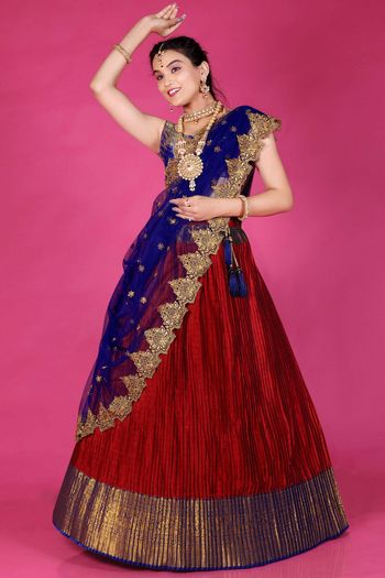 Zari Work Silk Semi Stitched Saree SR02290590