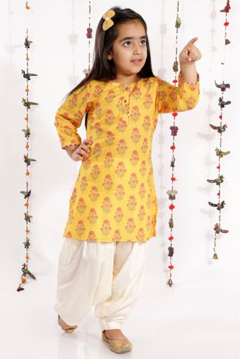 Linen Printed Kurta And Patiala Set In Mustard Colour - GK4351908