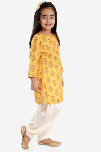 Linen Printed Kurta And Patiala Set In Mustard Colour - GK4351908