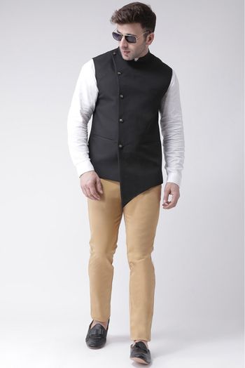 Blend Solid Nehru Jacket In Black Colour - JK5300330