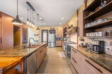 Good Life 9 BR Bamboo Loft: 2 Houses for Up to 30 Guests image 15