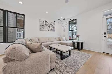 Casa Blanca: Luxe Jungle Vibes + Private Terrace with TV + Heater image 10