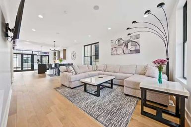 Casa Blanca: Luxe Jungle Vibes + Private Terrace with TV + Heater image 6