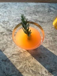Custom & All-Inclusive Mobile Bar Experience image 5