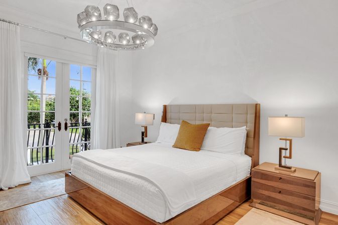 Coral Key: 8-BR Canal-Front Retreat with Pool & Entertainment Spaces for Groups image 69