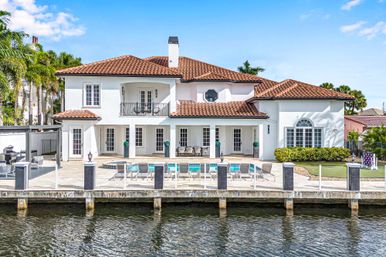 Coral Key: 8-BR Canal-Front Retreat with Pool & Entertainment Spaces for Groups image 5