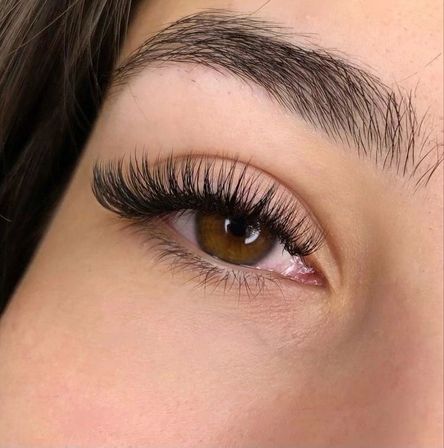 Makeup, Lashes & Nail Art for the Ultimate Vacay Glow-Up image 6