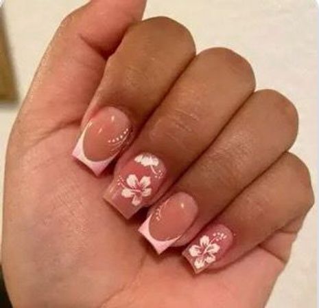 Makeup, Lashes & Nail Art for the Ultimate Vacay Glow-Up image 10