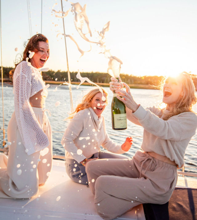 Sailing Experience + Professional Photography Session image 3