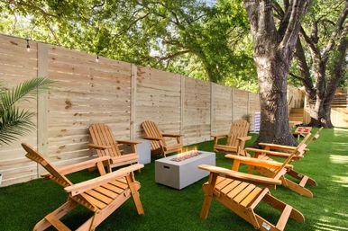Cowgirl Casa: Pool, Pickleball & Western Barbie Vibes Near Downtown image 51