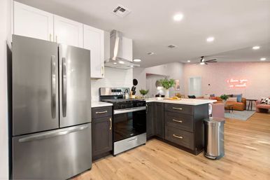 Cowgirl Casa: Pool, Pickleball & Western Barbie Vibes Near Downtown image 24