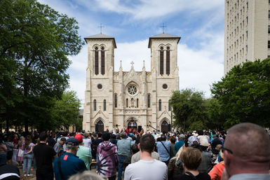Half-Day Sight-Seeing Tour: Best of San Antonio with Transport & River Cruise image 2