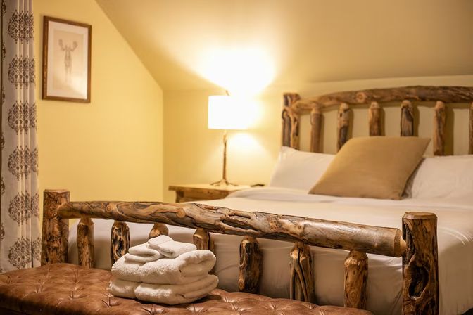 Skyline Retreat: 5BR with Mountain Views, Hot Tub + Fire Pit image 32