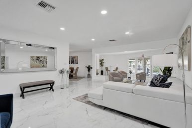 Wander Fort Lauderdale: 7-Bedroom Waterfront Retreat with Pool & Boat Dock image 20