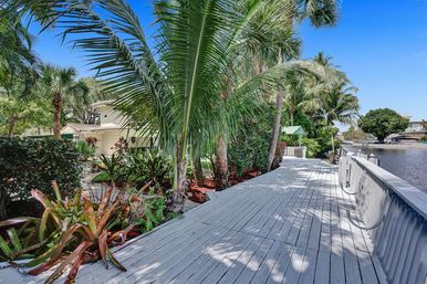 Wander Fort Lauderdale: 7-Bedroom Waterfront Retreat with Pool & Boat Dock image 97