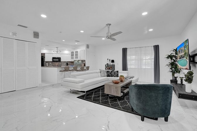Wander Fort Lauderdale: 7-Bedroom Waterfront Retreat with Pool & Boat Dock image 50