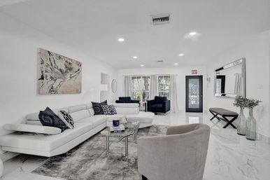 Wander Fort Lauderdale: 7-Bedroom Waterfront Retreat with Pool & Boat Dock image 22
