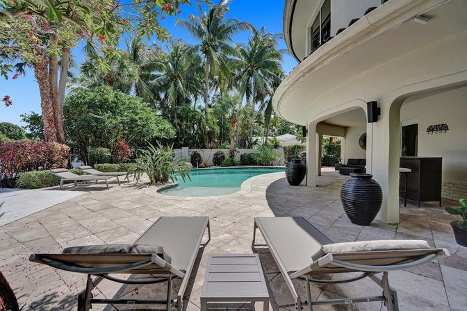 Wander Fort Lauderdale: 7-Bedroom Waterfront Retreat with Pool & Boat Dock image 80