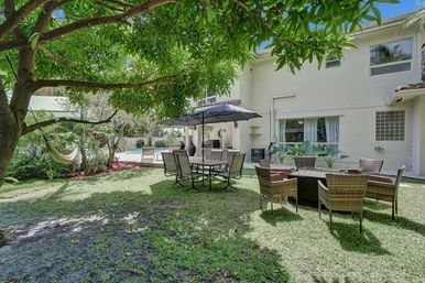 Wander Fort Lauderdale: 7-Bedroom Waterfront Retreat with Pool & Boat Dock image 79