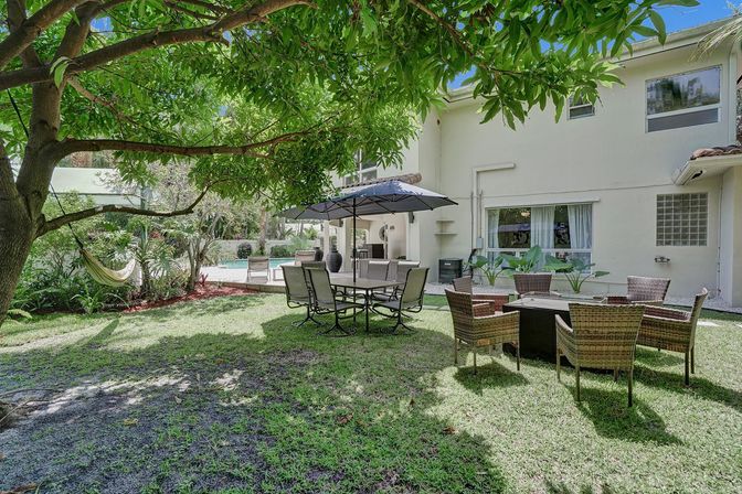 Wander Fort Lauderdale: 7-Bedroom Waterfront Retreat with Pool & Boat Dock image 79